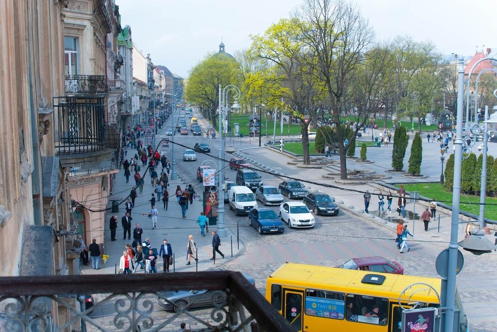 Квартира Подобово В Центрі На Вулиці Проспект Свободи 7 Lviv Bagian luar foto